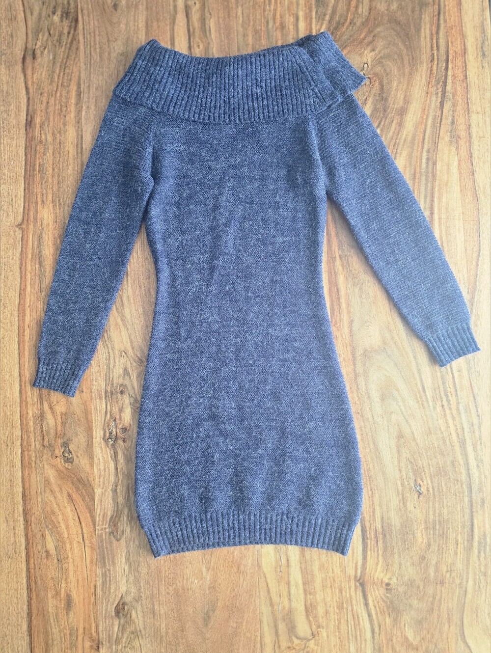 Charlotte Russe Off-Shoulder Knit Sweater Size: XS